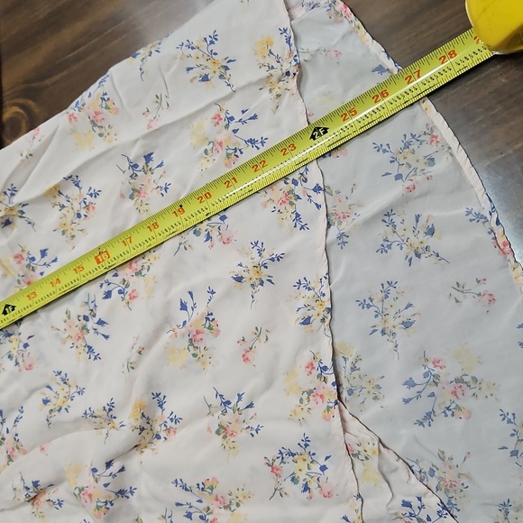 Floral Women's Top - Picture 10 of 12